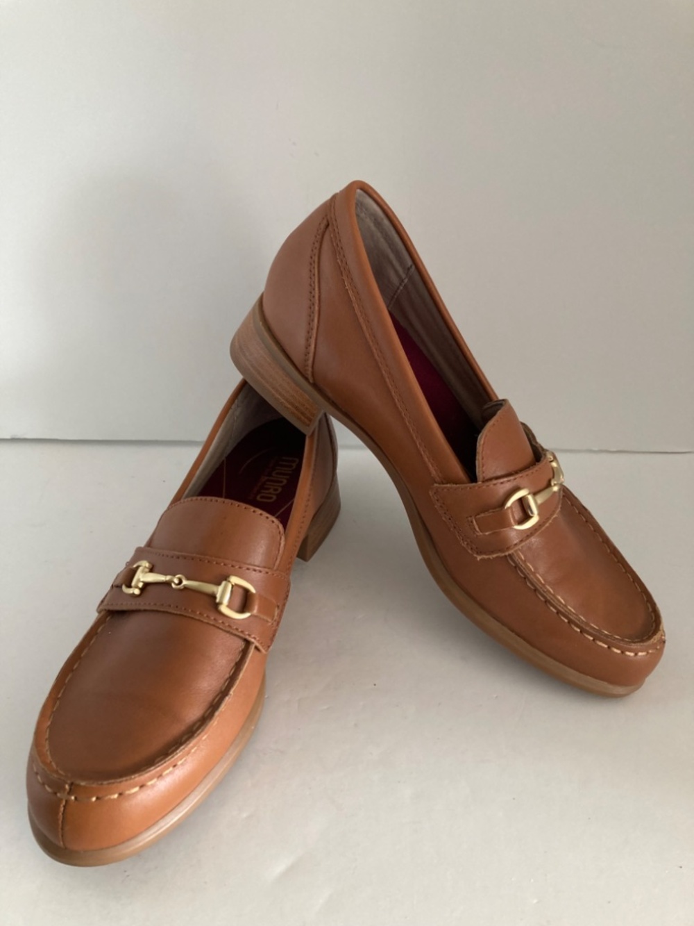 Munro Women's Brown Leather Loafers Brass Horsebit 7.5M Comfort Arch Support EUC